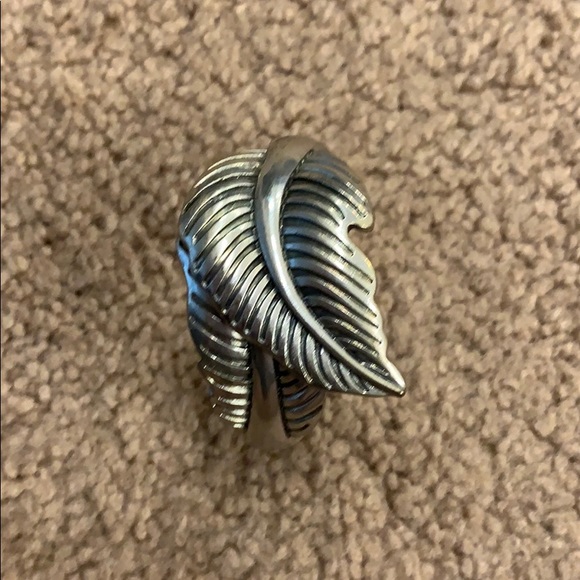 Beautiful leaf pattern bracelet - Picture 3 of 6